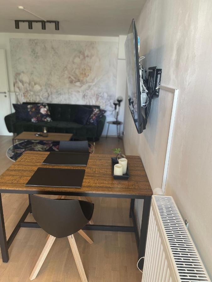 Greenleaf Lappersdorf - Terrasse - A93 Anbindung - Netflix - Stadtnah المظهر الخارجي الصورة